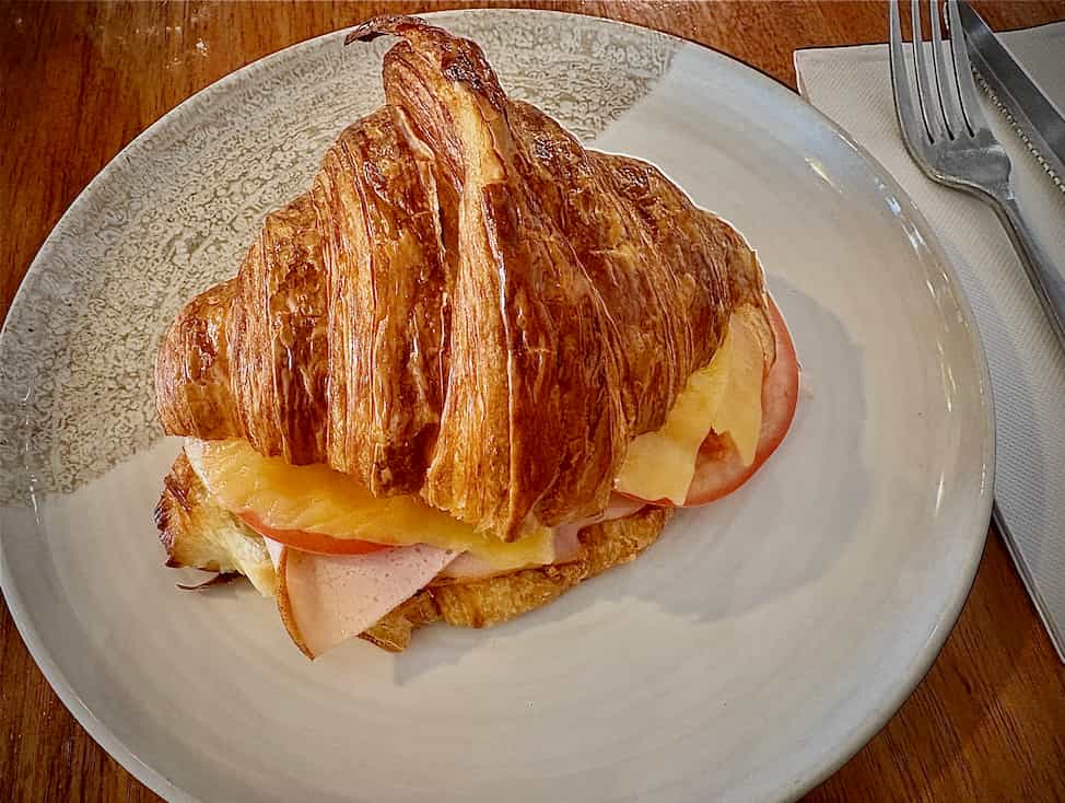 Croissant with Ham Cheese Tomato